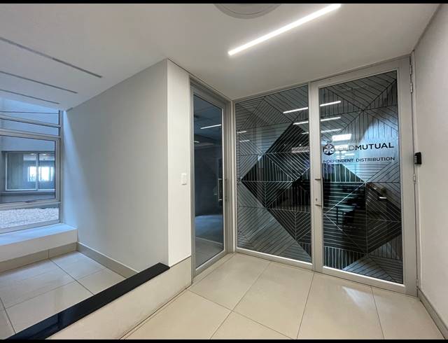 294M² OFFICE TO LET IN SANDTON CENTRAL